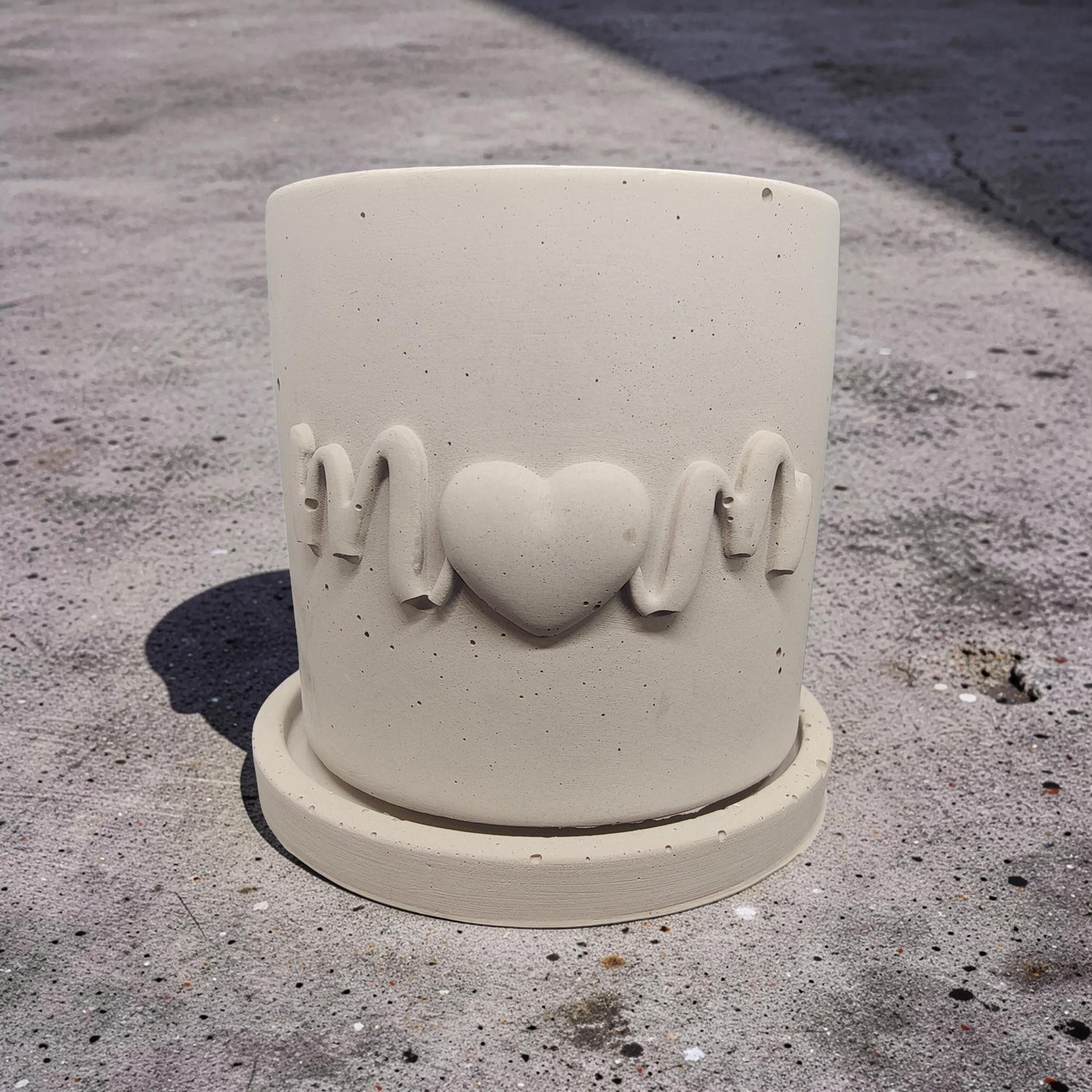 Concrete Mom Planter with Drainage Tray - Mother&amp;