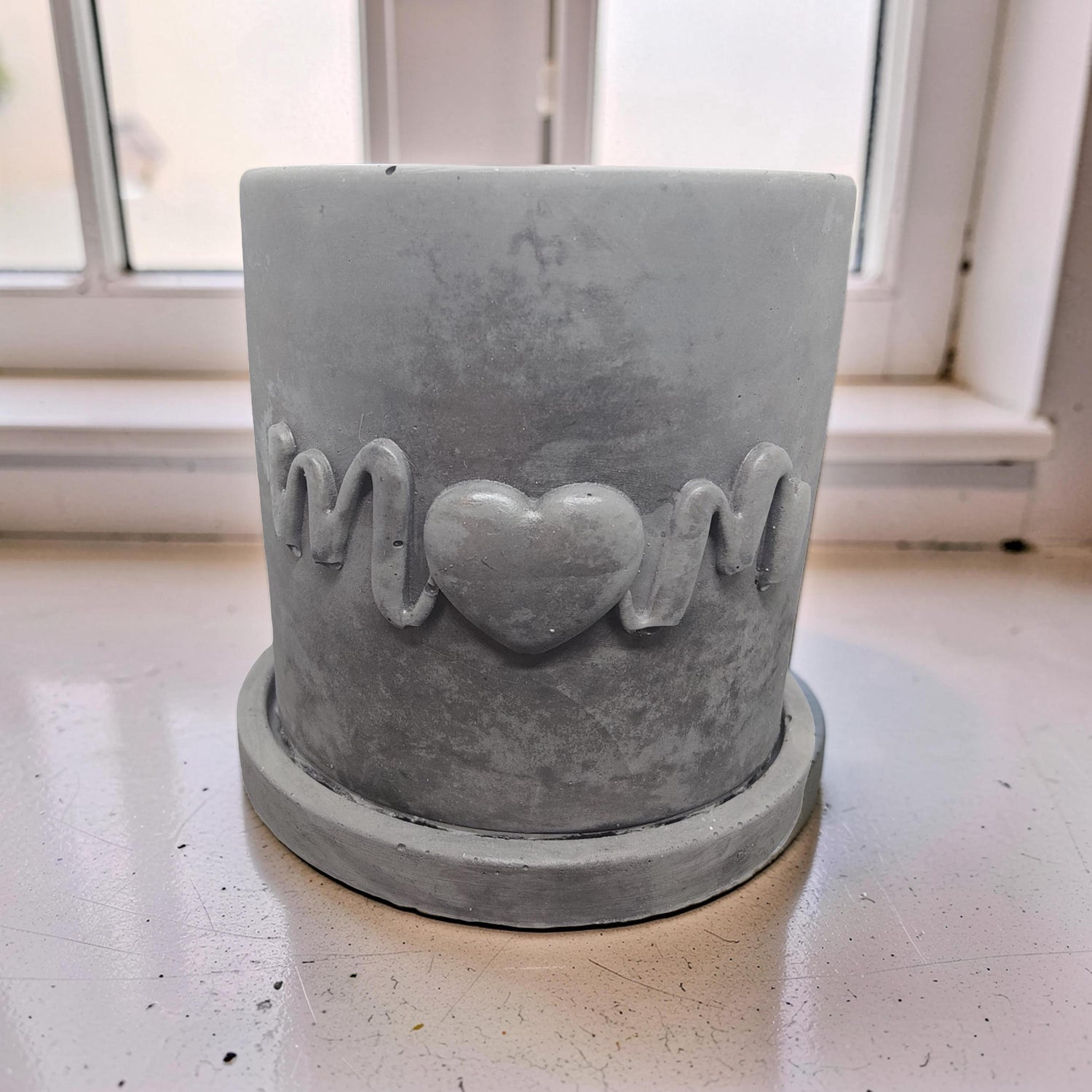 Concrete Mom Planter with Drainage Tray - Mother&amp;