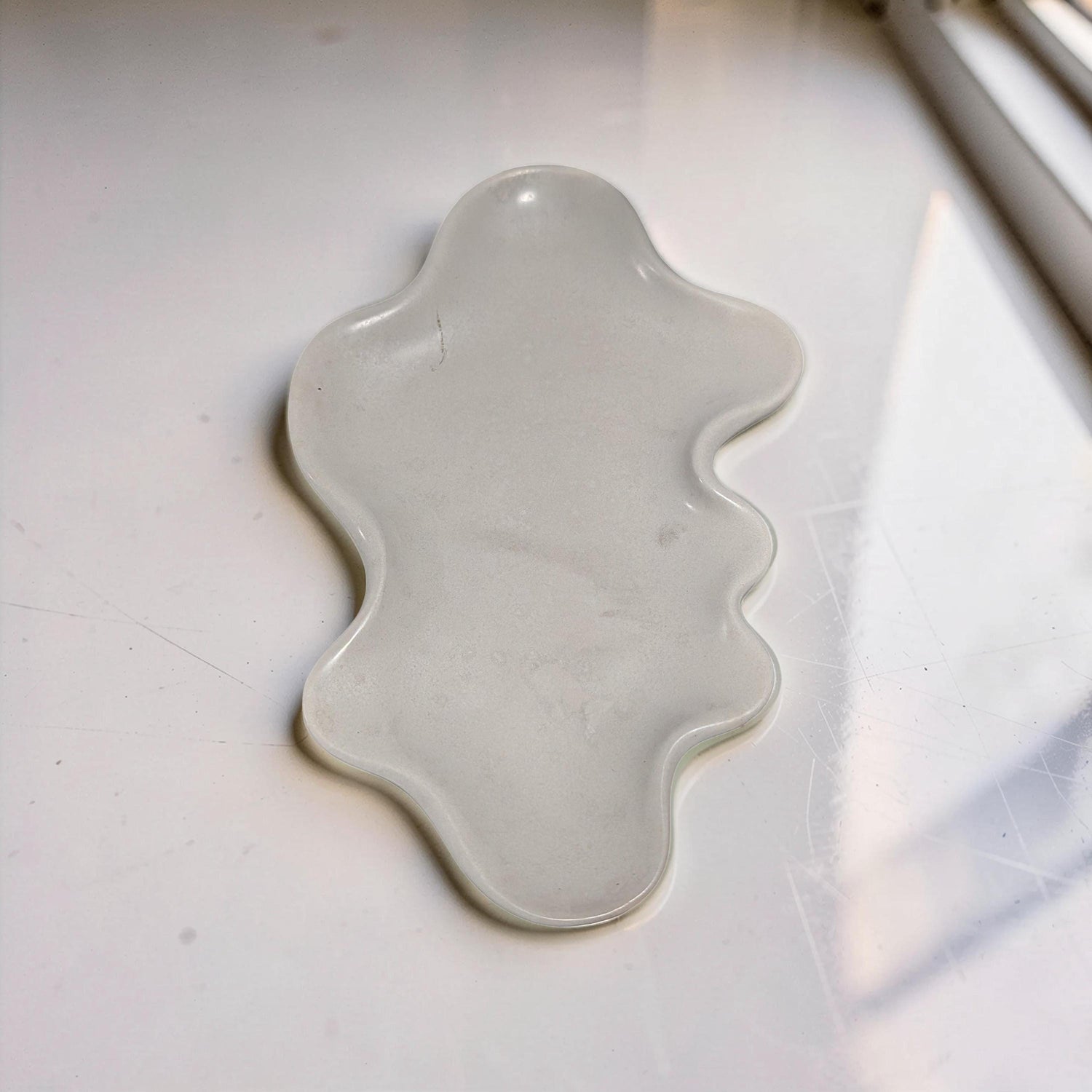 Large Concrete Cloud Tray, Irregular Organic Catchall Dish, Abstract Sculptural Vanity Tray, Minimalist Concrete Jewelry Plate