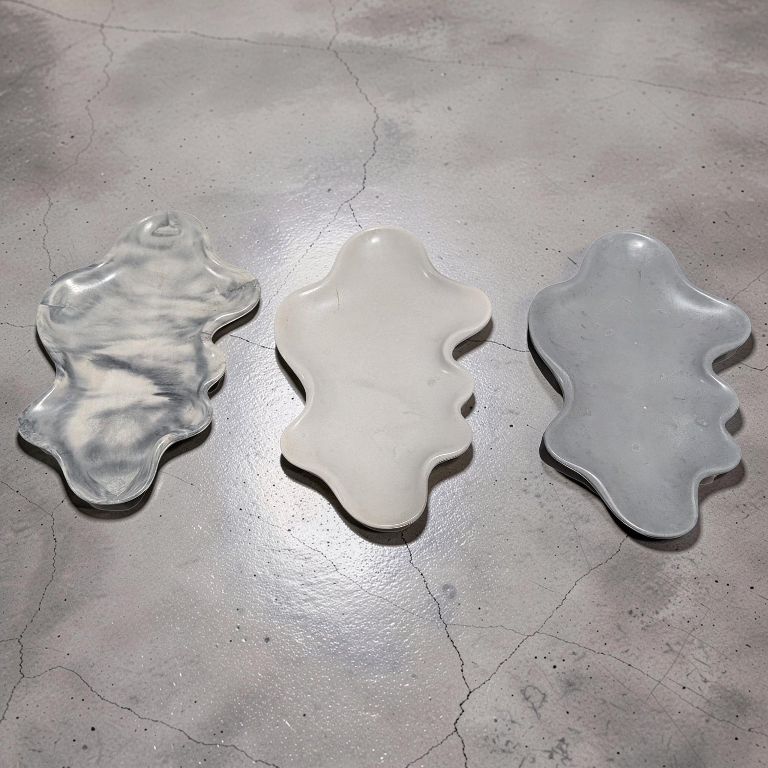 Large Concrete Cloud Tray, Irregular Organic Catchall Dish, Abstract Sculptural Vanity Tray, Minimalist Concrete Jewelry Plate