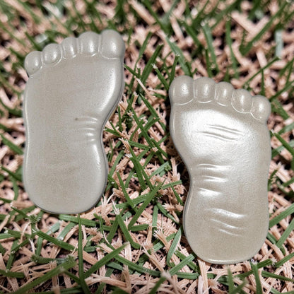 Large Concrete Feet Stepping Stones, Pair of Left &amp; Right Footprint Garden Path Decor, Sealed Outdoor Walkway Pavers