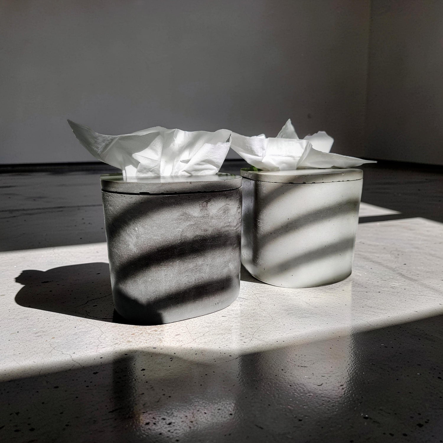 Modern Concrete Tissue Box, Minimalist Vanity Decor, Reusable Facial Tissue Dispenser, Industrial Bathroom Accessories,Refillable Tissue Box