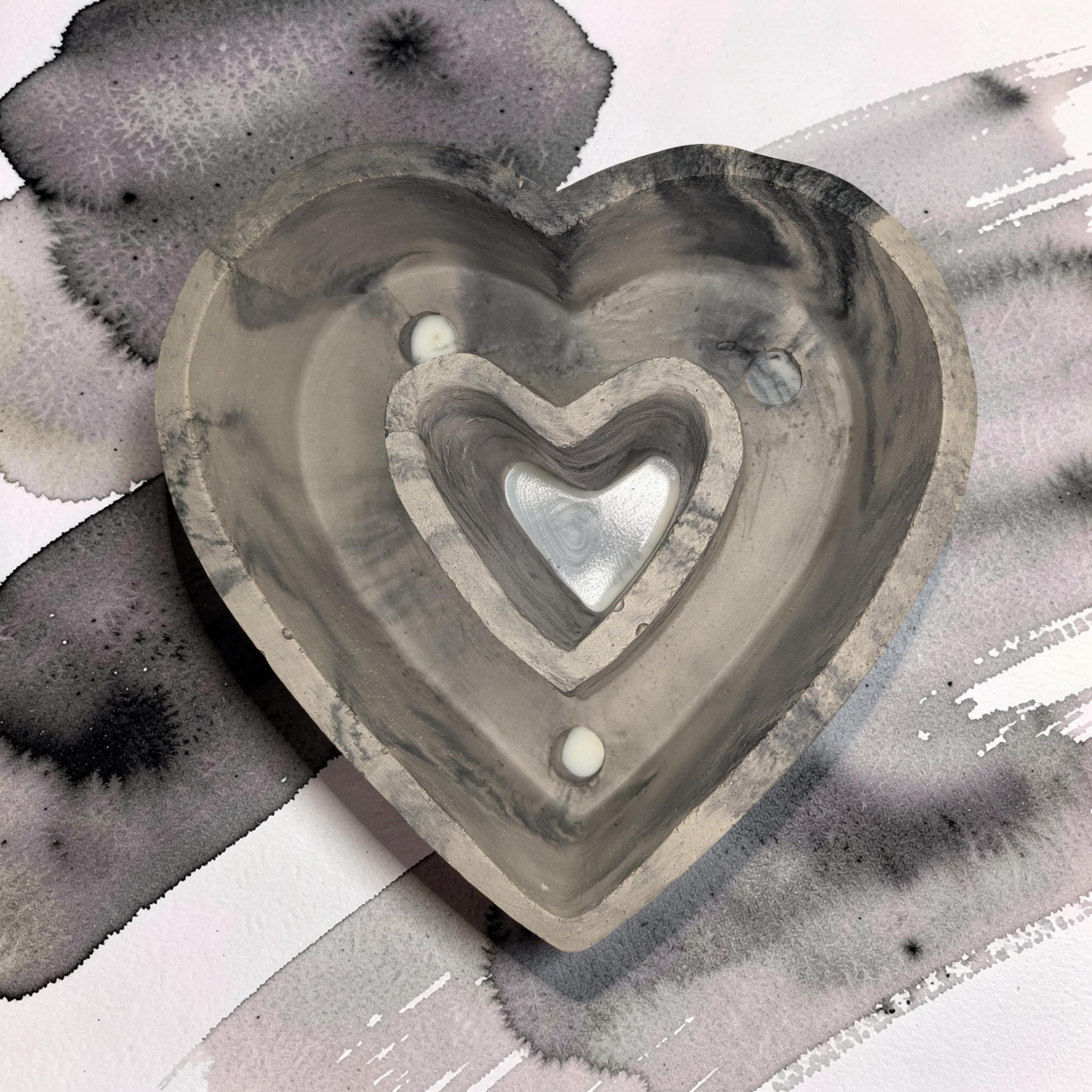 Minimalist Concrete Heart Planter with Drainage | 5-Inch Industrial Heart Succulent Pot | Modern Aesthetic Home Decor