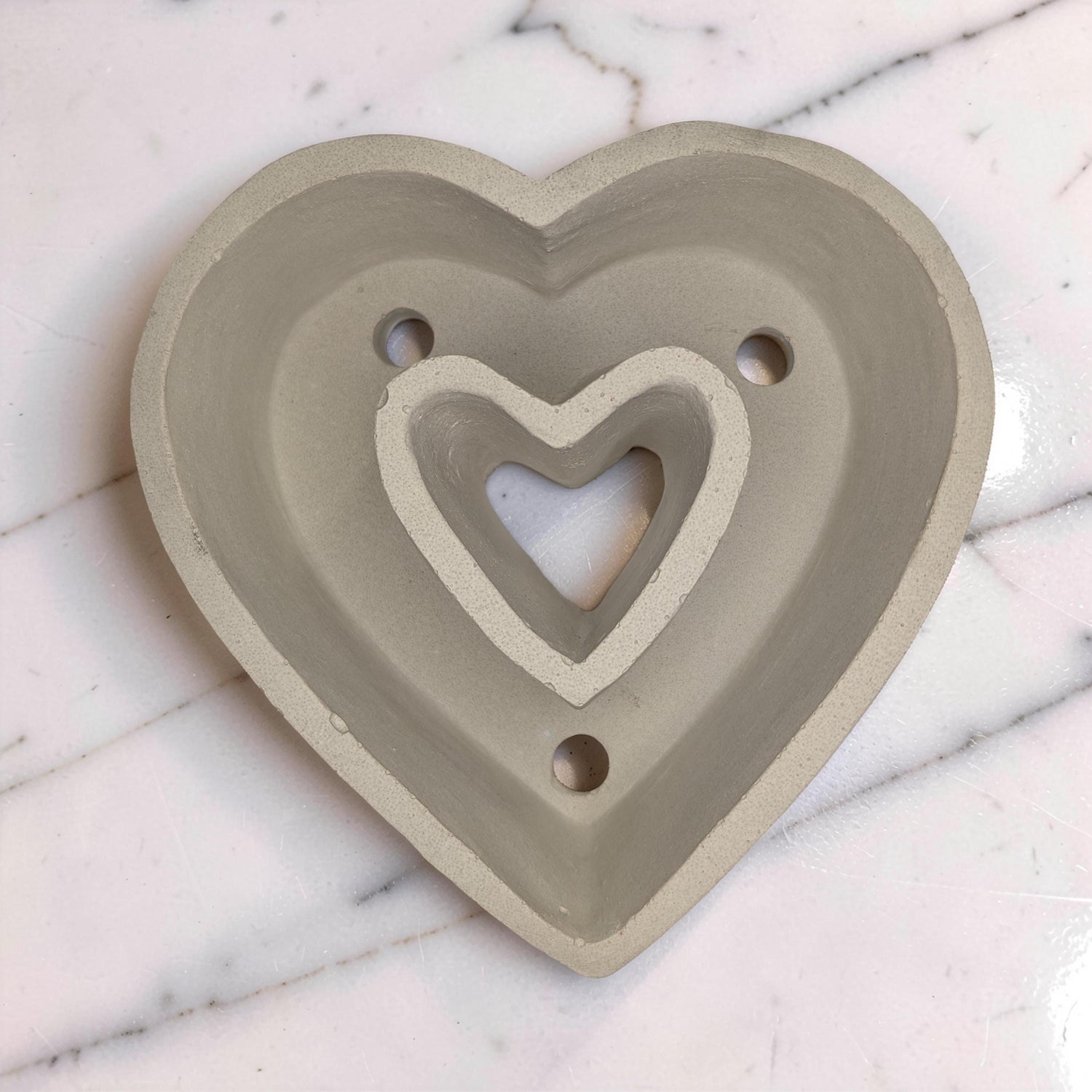 Minimalist Concrete Heart Planter with Drainage | 5-Inch Industrial Heart Succulent Pot | Modern Aesthetic Home Decor