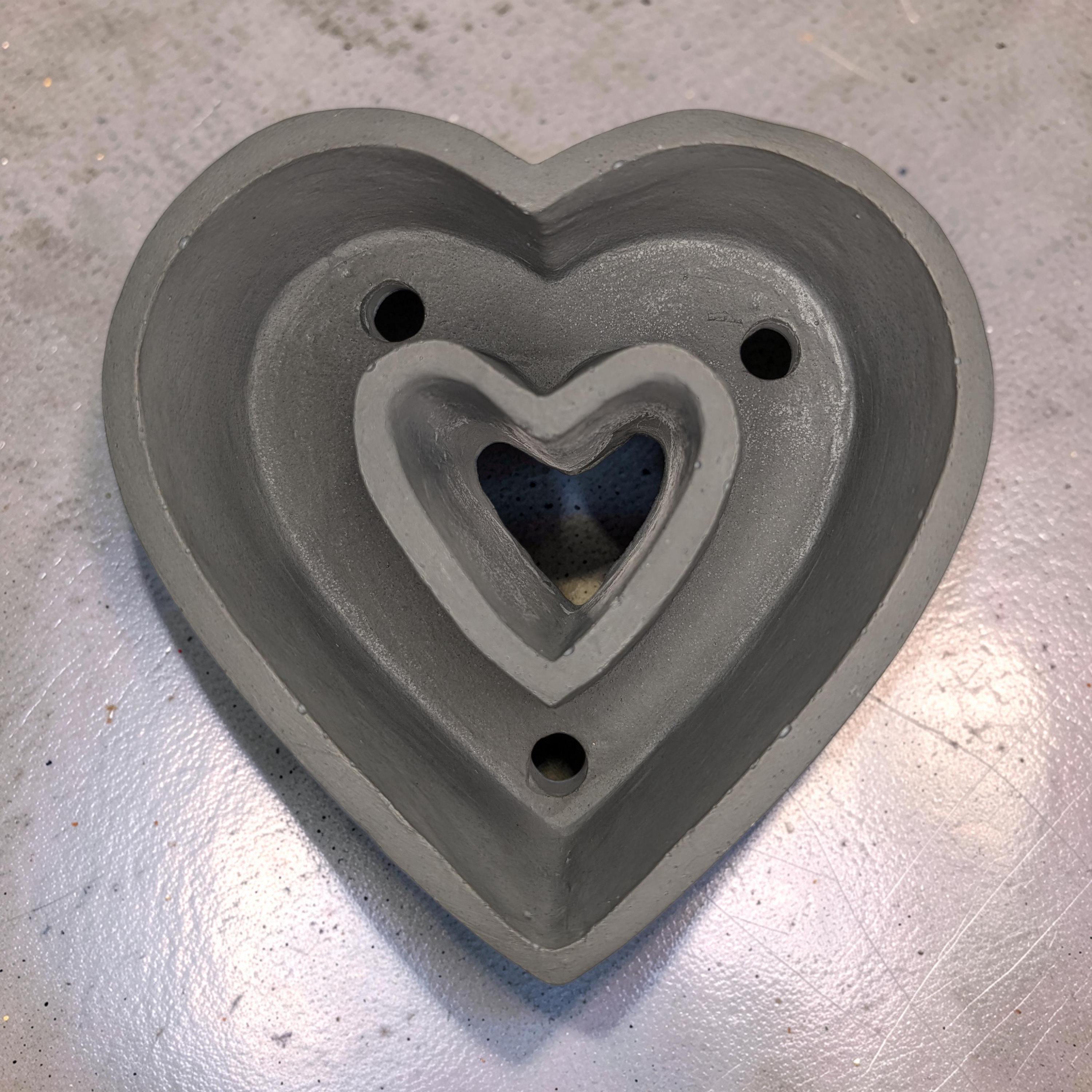 Minimalist Concrete Heart Planter with Drainage | 5-Inch Industrial Heart Succulent Pot | Modern Aesthetic Home Decor