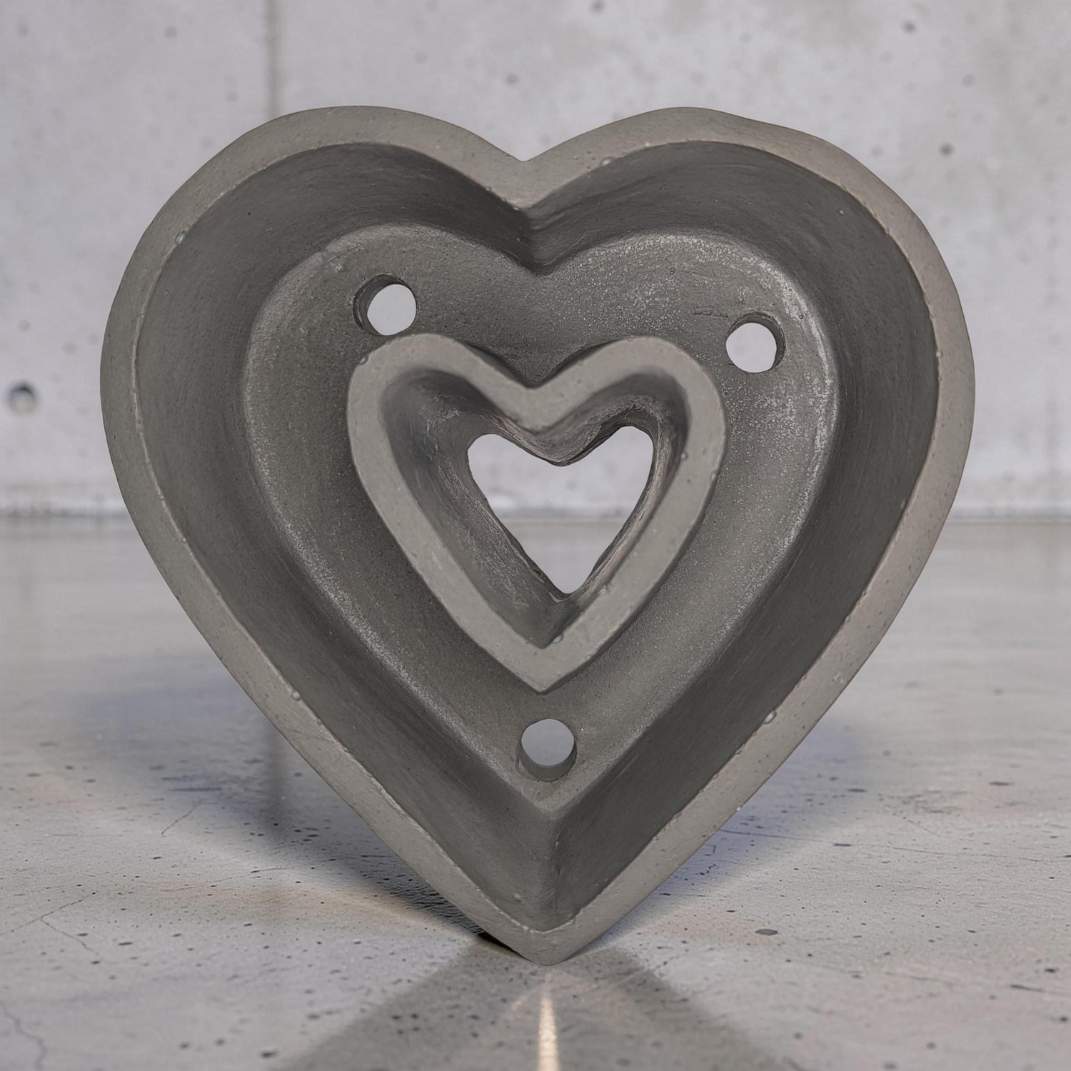 Minimalist Concrete Heart Planter with Drainage | 5-Inch Industrial Heart Succulent Pot | Modern Aesthetic Home Decor