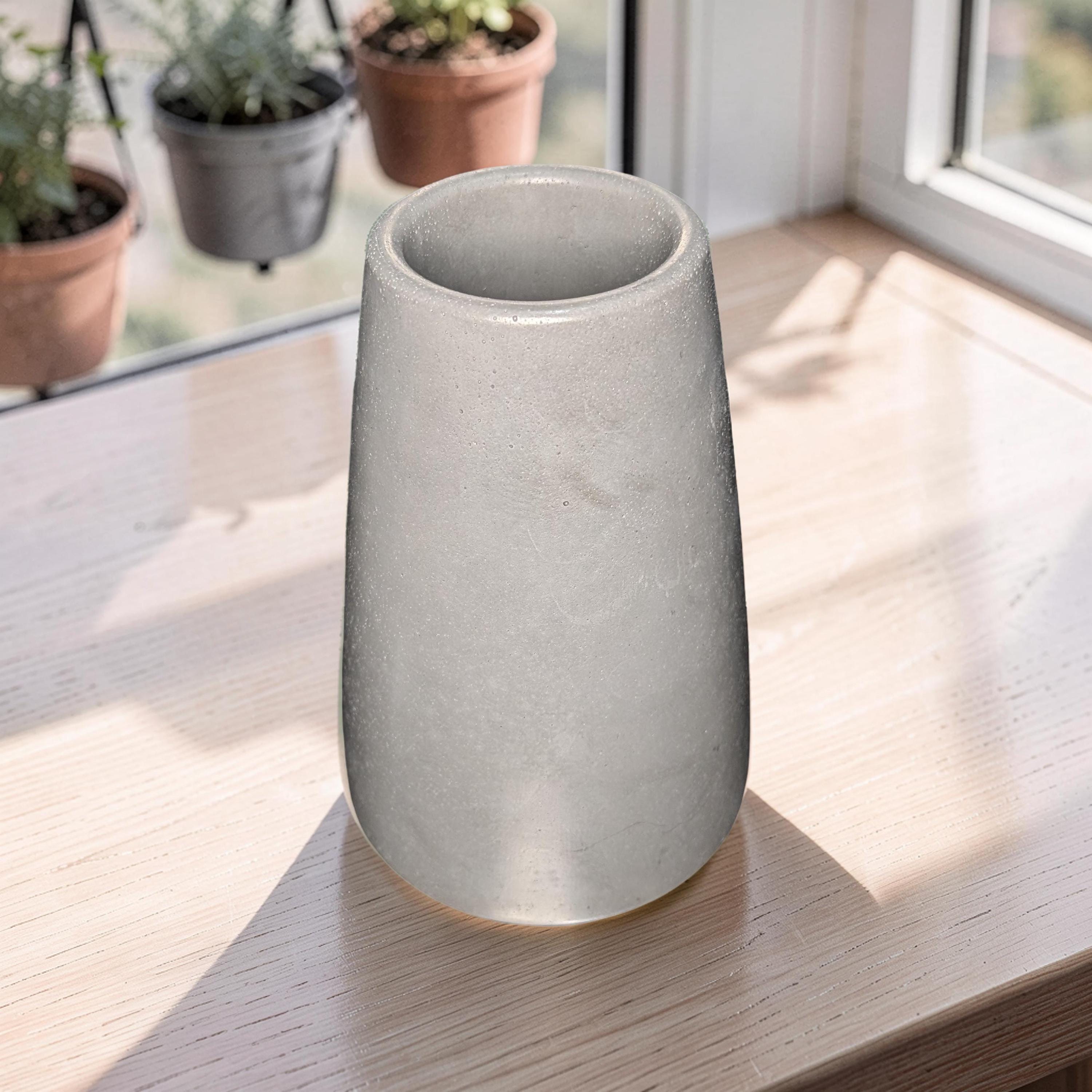 Large Concrete Vase, Minimalist Grey Flower Pot, Industrial Modern Home Decor, Brutalist Ceramic Alternative, Hand Poured Shelf Accent Vase