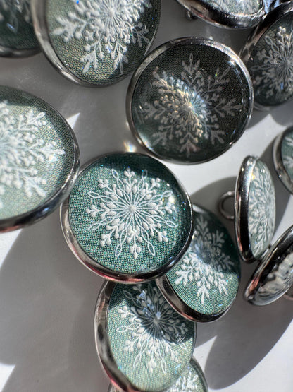 Medium Round Buttons - Lace Snowflakes  - 16mm / 5/8 inch