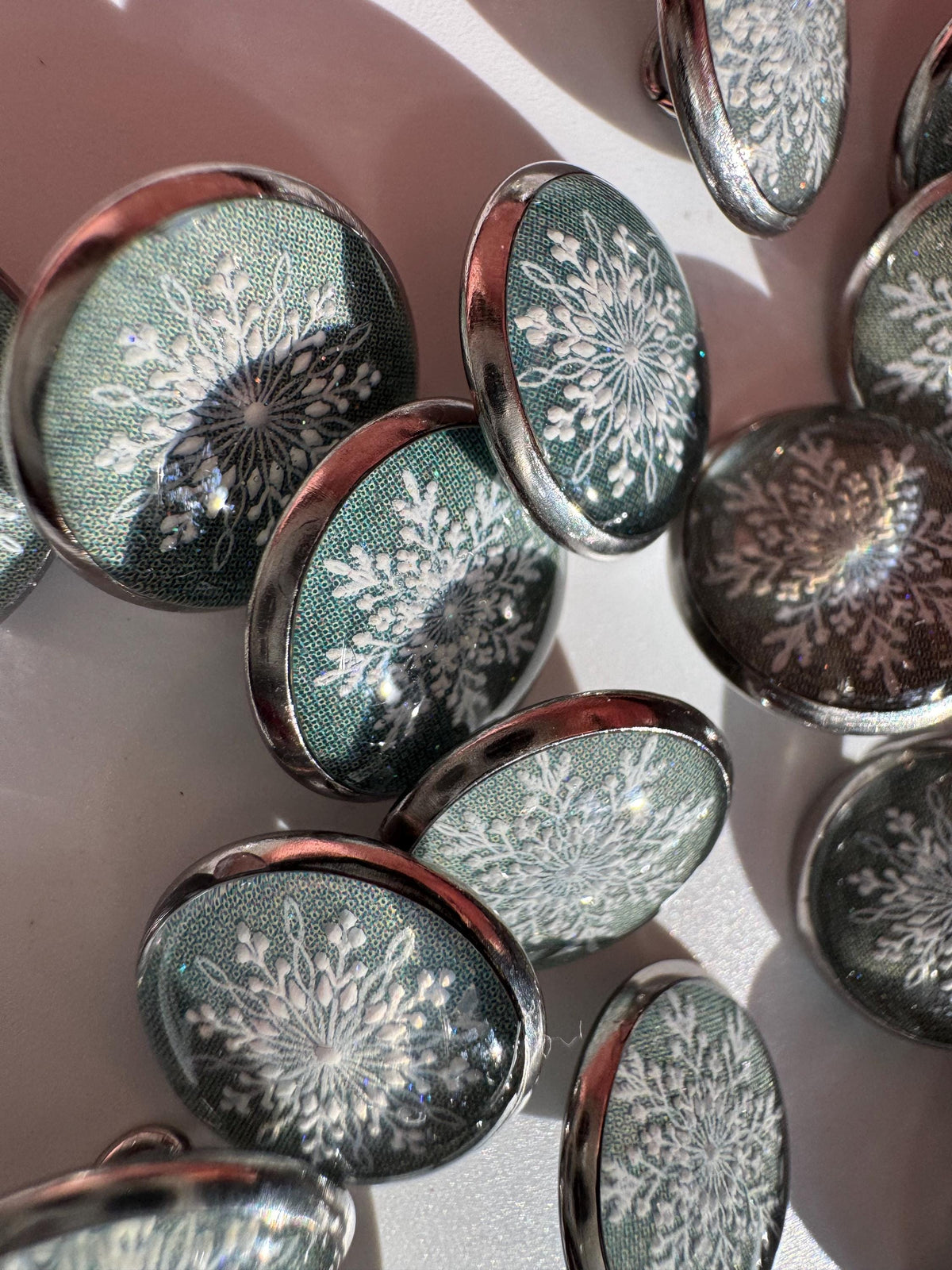 Medium Round Buttons - Lace Snowflakes  - 16mm / 5/8 inch