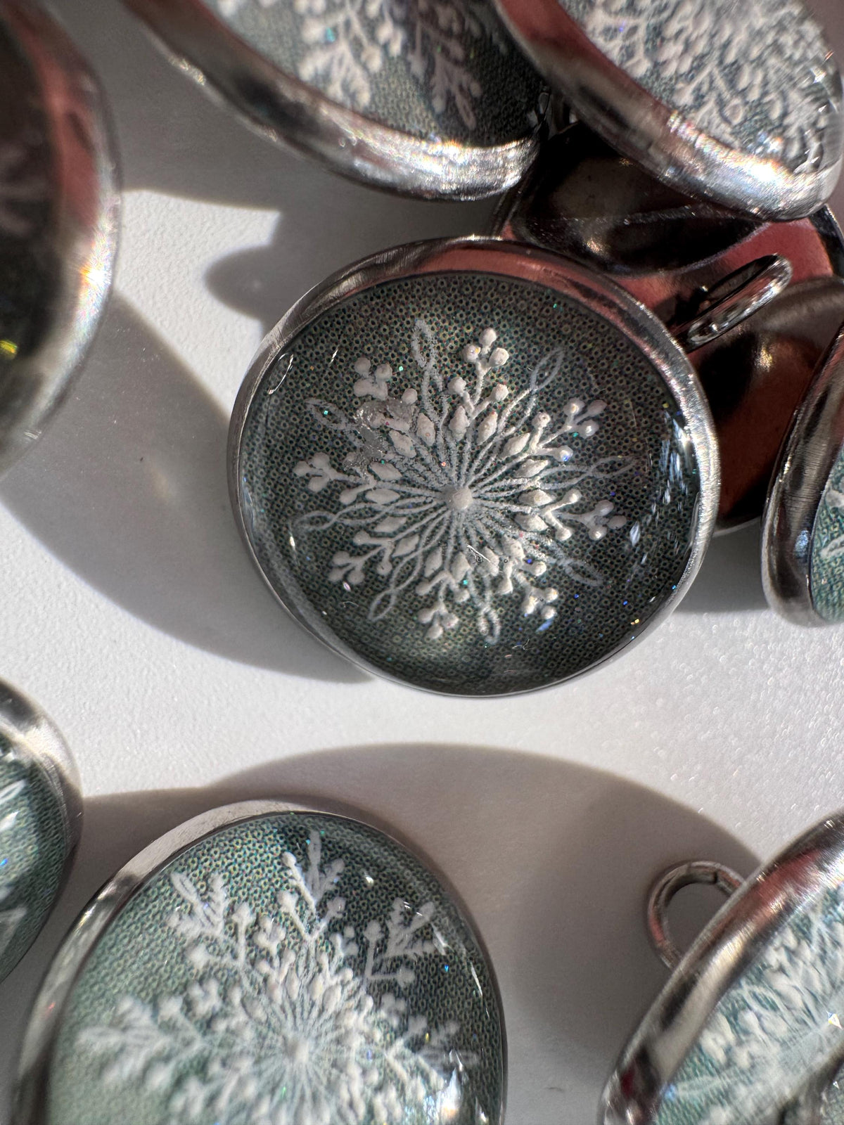 Medium Round Buttons - Lace Snowflakes  - 16mm / 5/8 inch