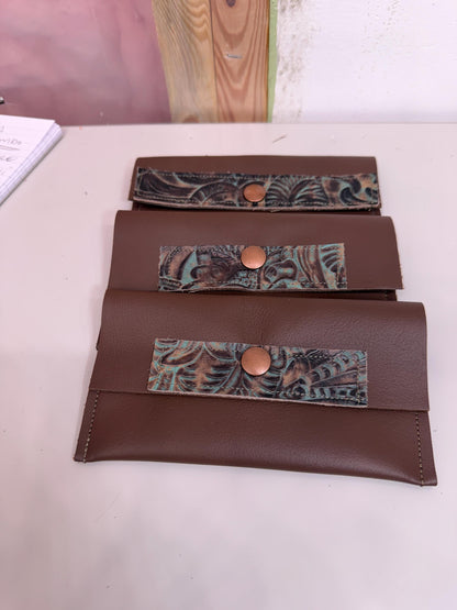 Handcrafted Heritage Leather Snap Coin Purse with Antique Bronze Snap Closure
