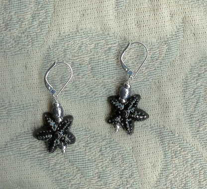 STARFISH SEA EARRING - Hand painted starfish earrings featuring a freshwater pearl topper, perfect for ocean lovers and boho style enthusiasts.