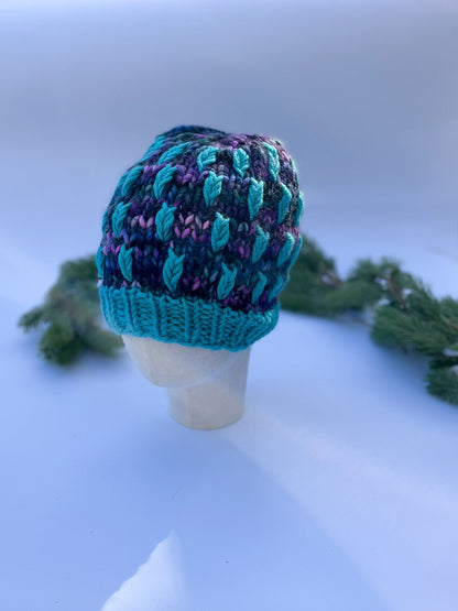 Leaf pattern chunky beanie