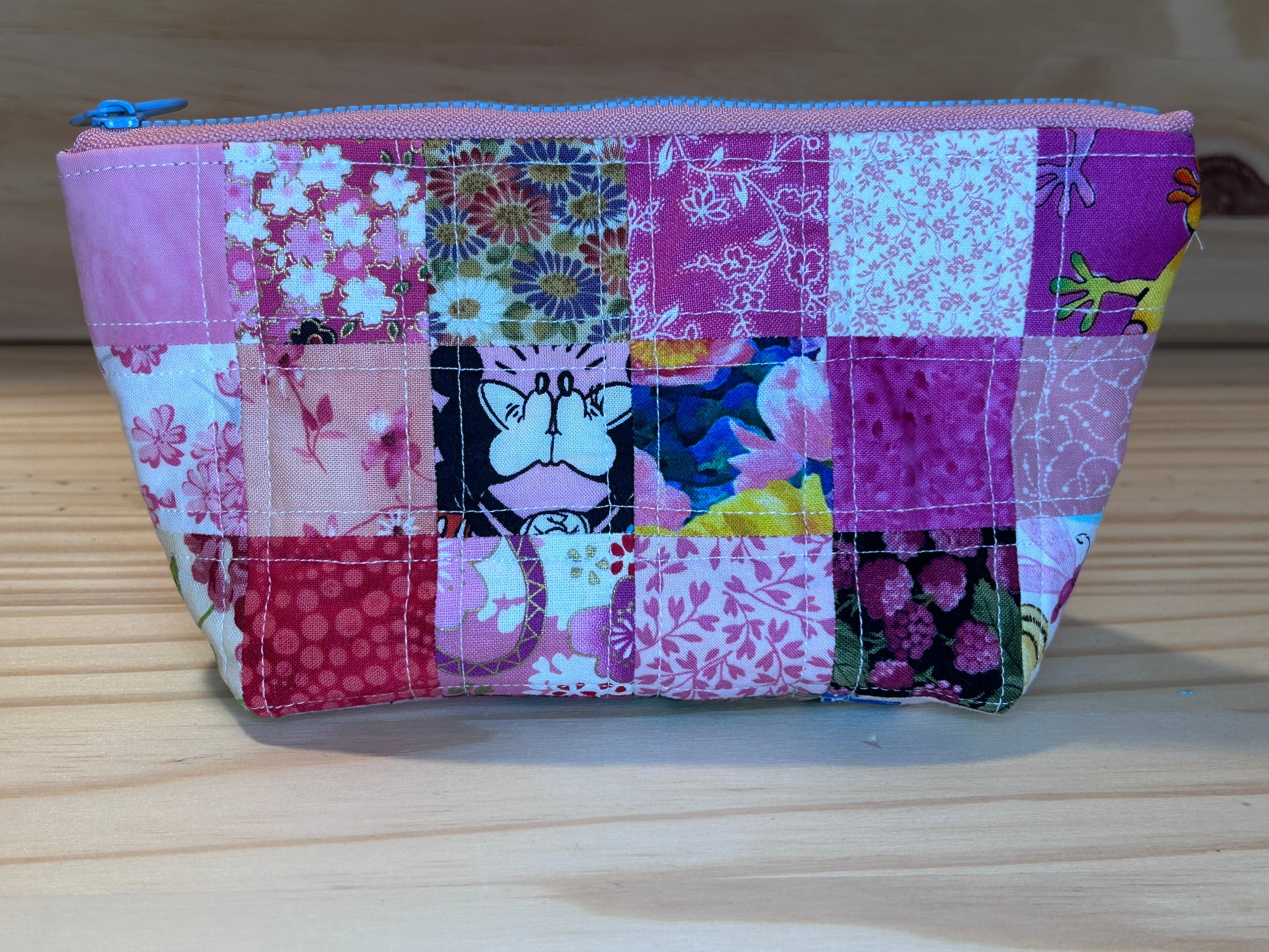 Scrappy patchwork zippered bag -  small pink