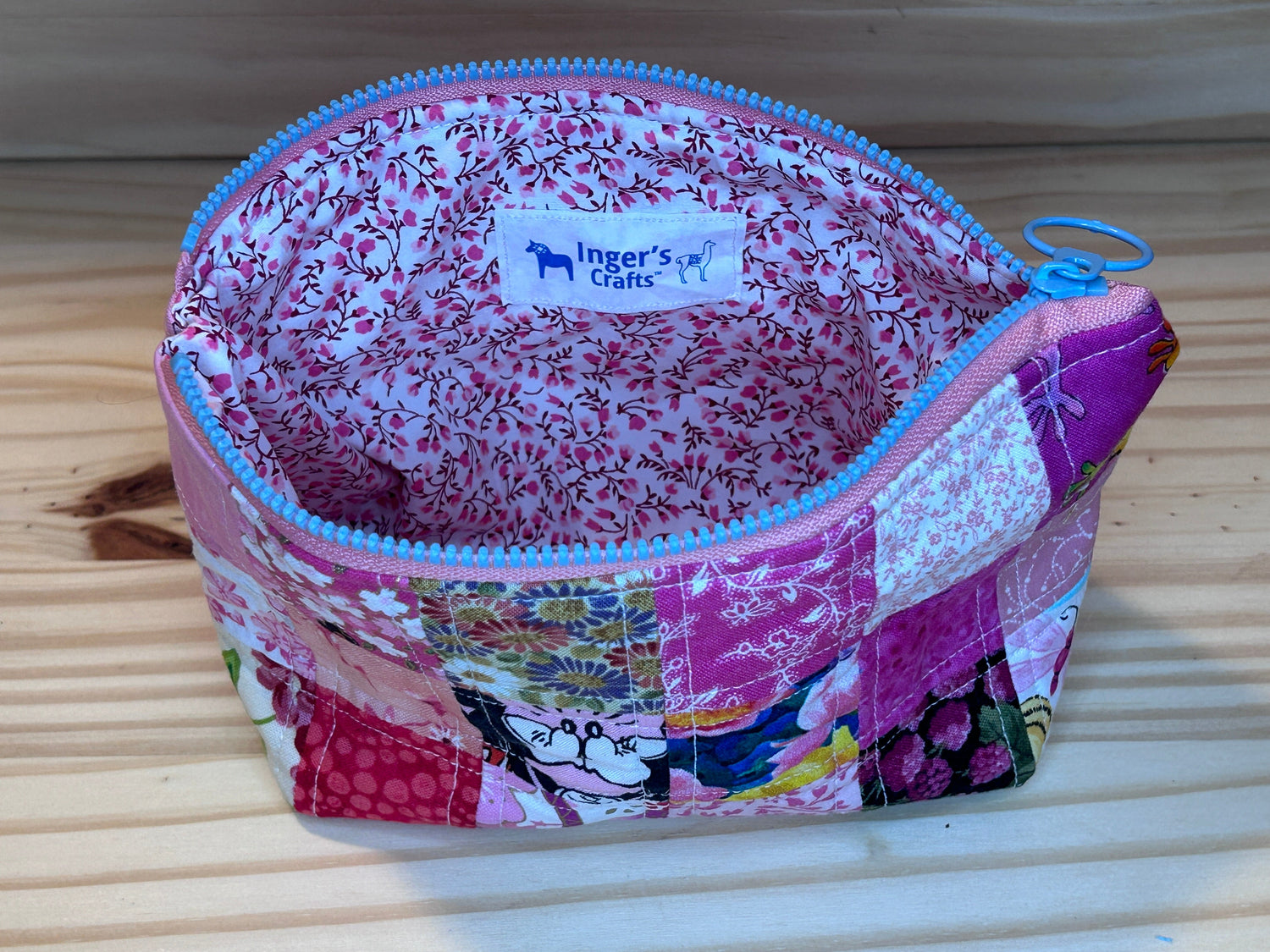 Scrappy patchwork zippered bag -  small pink