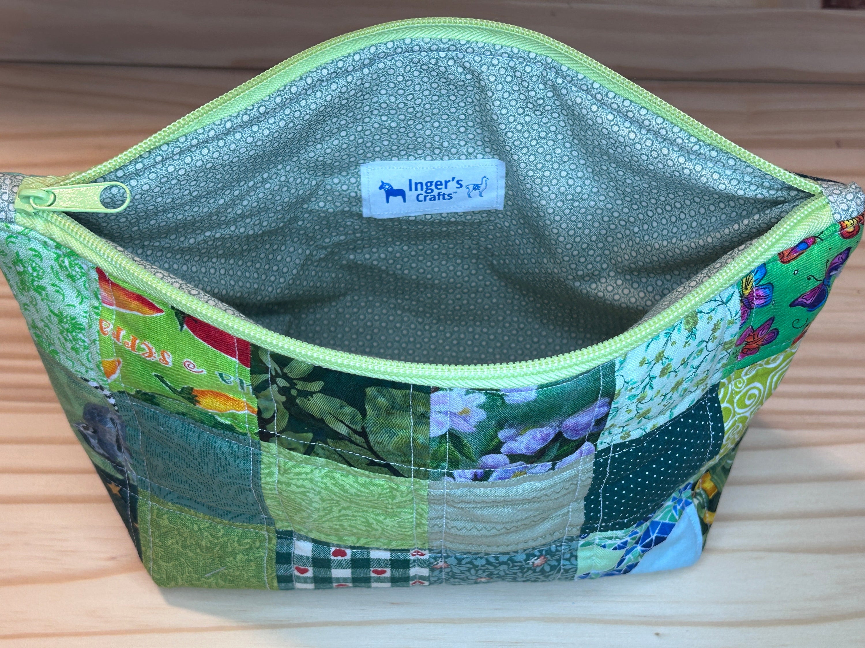 Scrappy patchwork zippered back -  large green