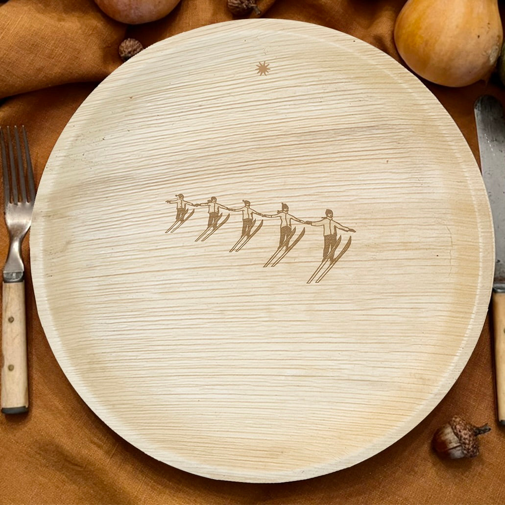 maaterra compostable palm leaf plates with high five design
