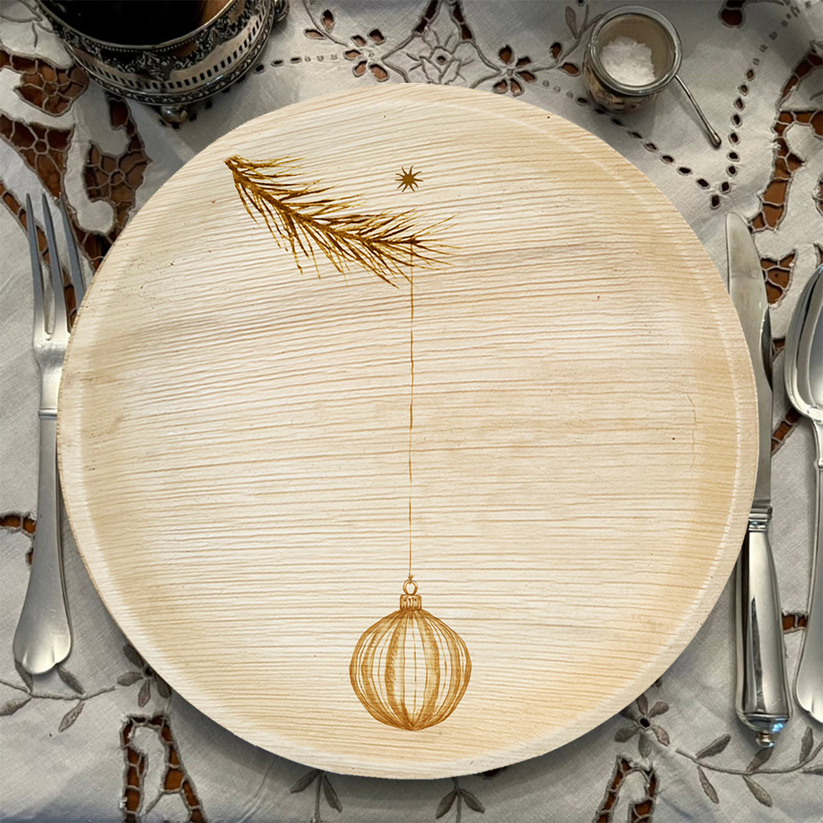 maaterra compostable palm leaf plate with ornament design