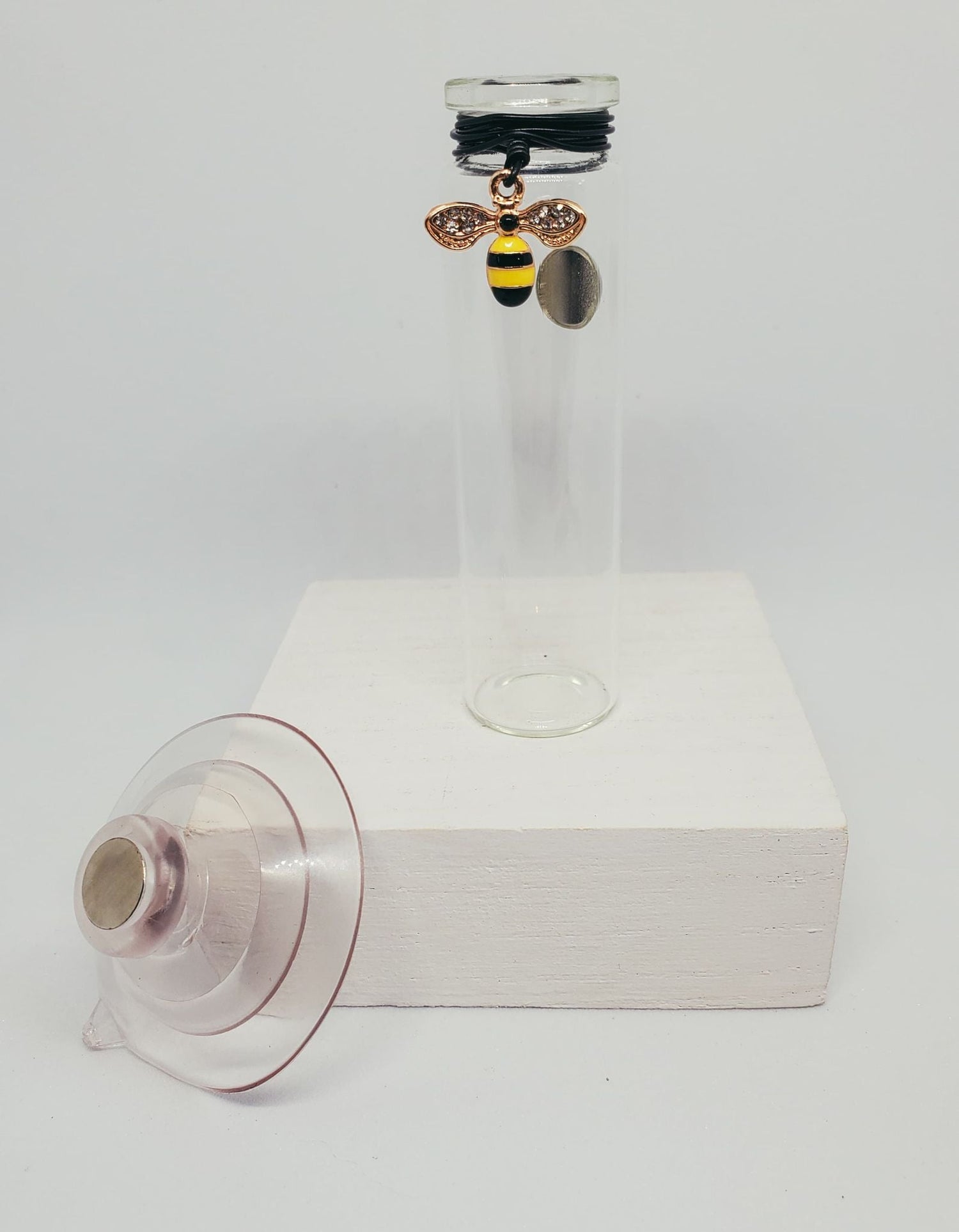 Prop Station - Bee