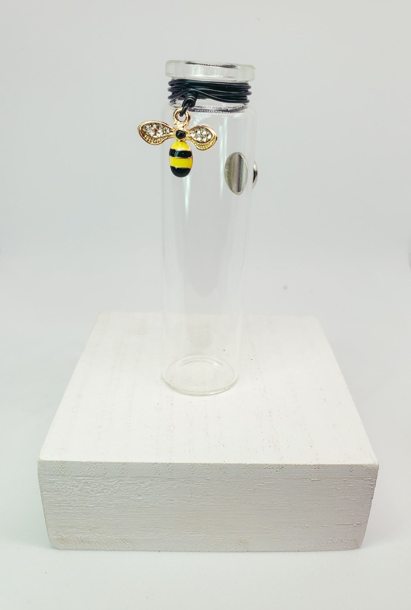Prop Station - Bee