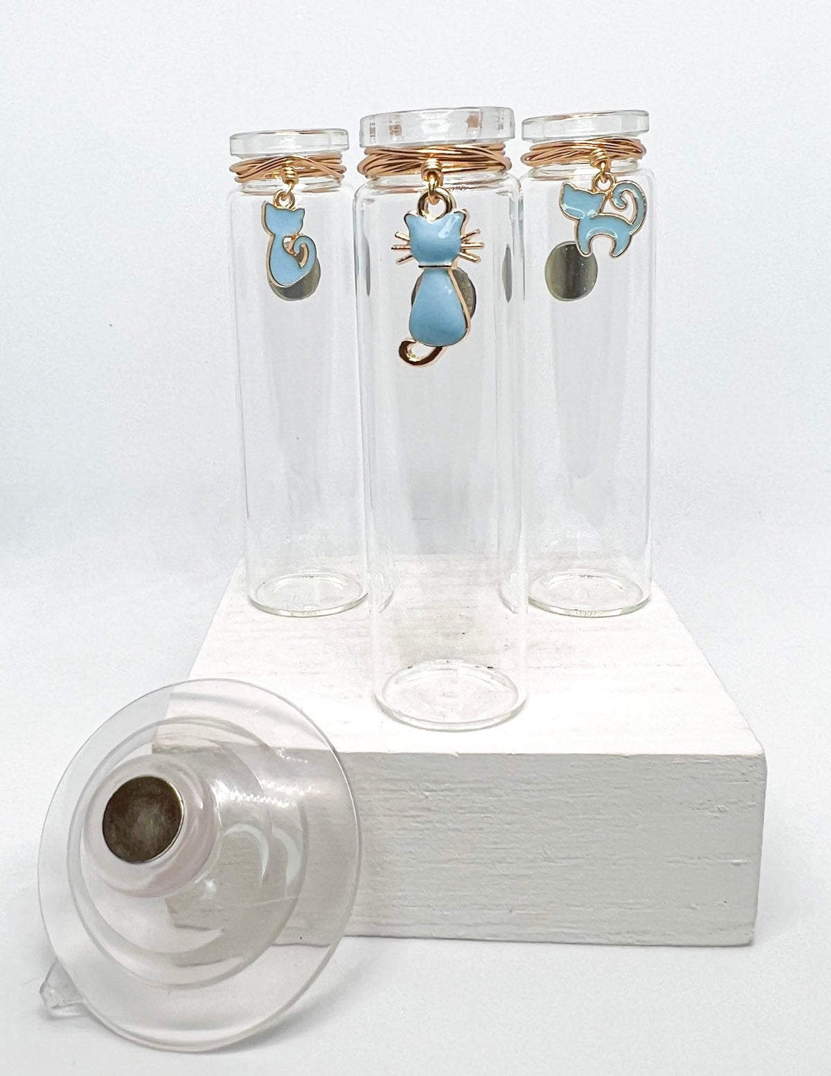 Prop Station - Blue Cats