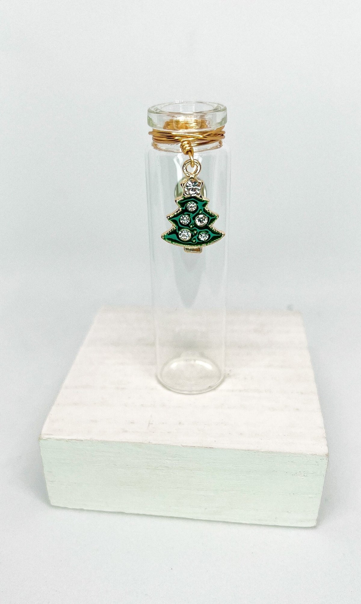 Magnetic Prop Station - Christmas Tree