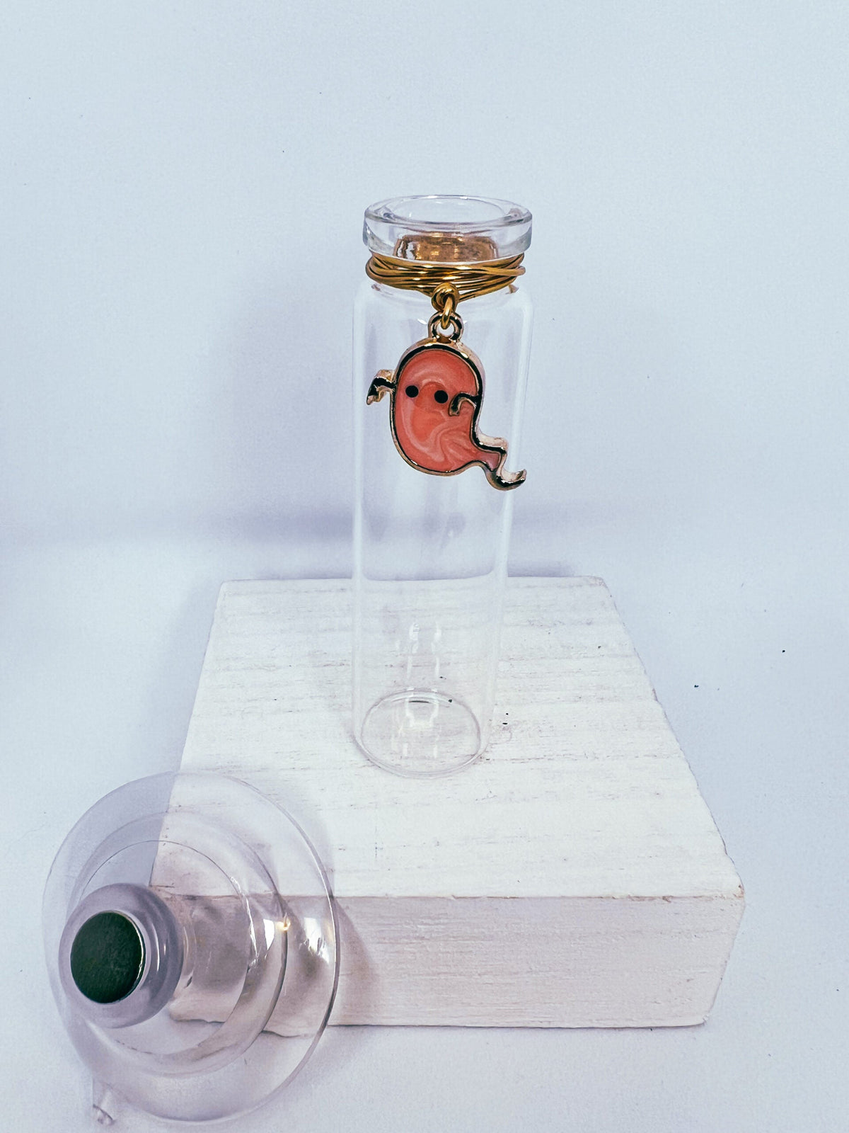 Magnetic Prop Station - Shimmery Ghosts