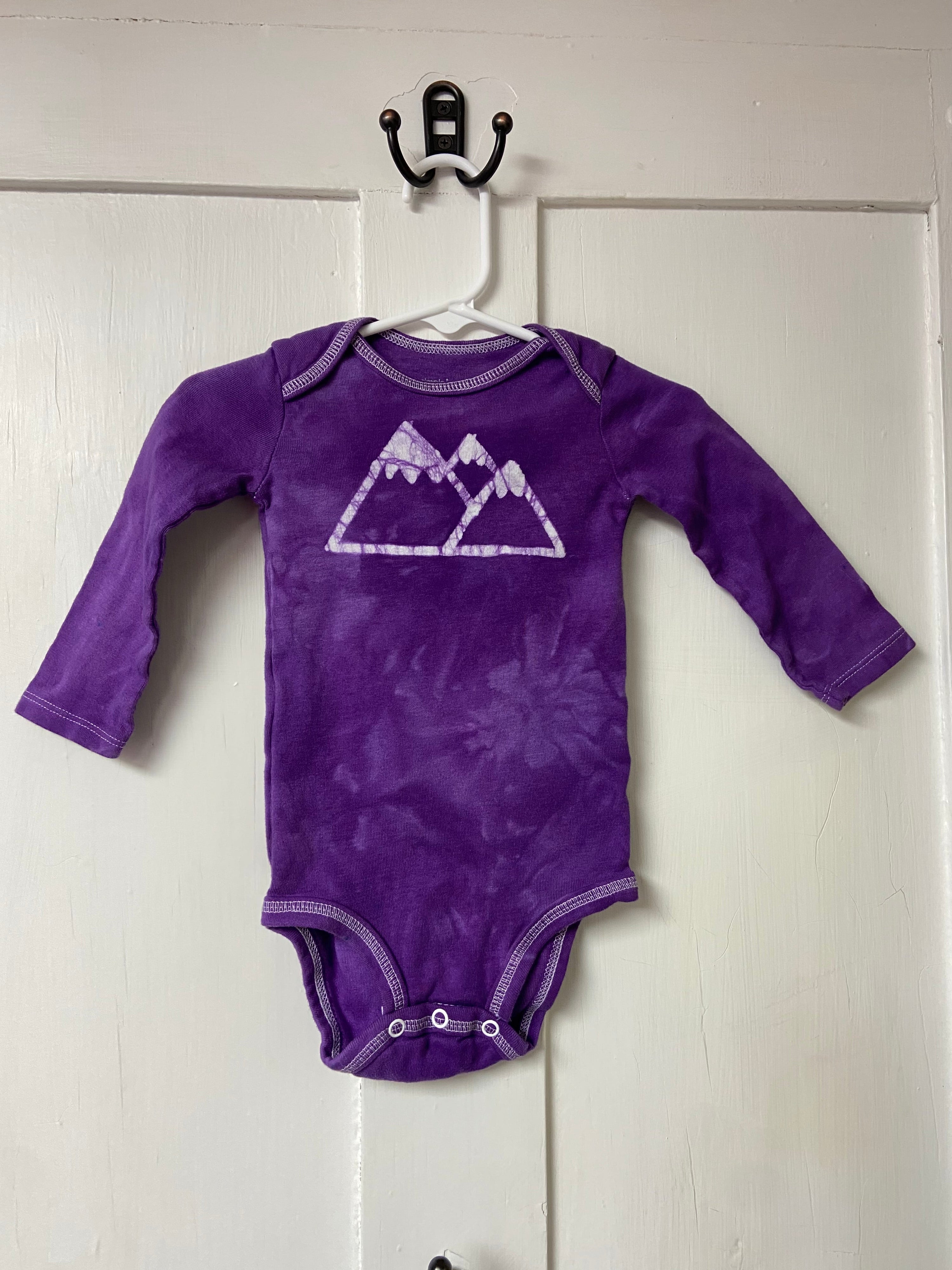 Mountain Baby Bodysuit, Long Sleeves