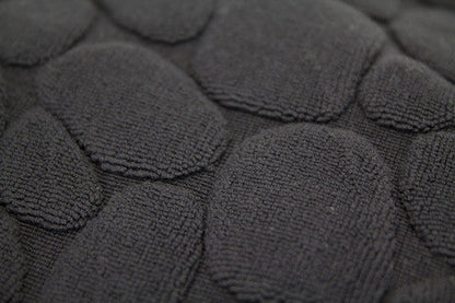 Ishikoro Pebble Bath Mat (close-up, dark gray)