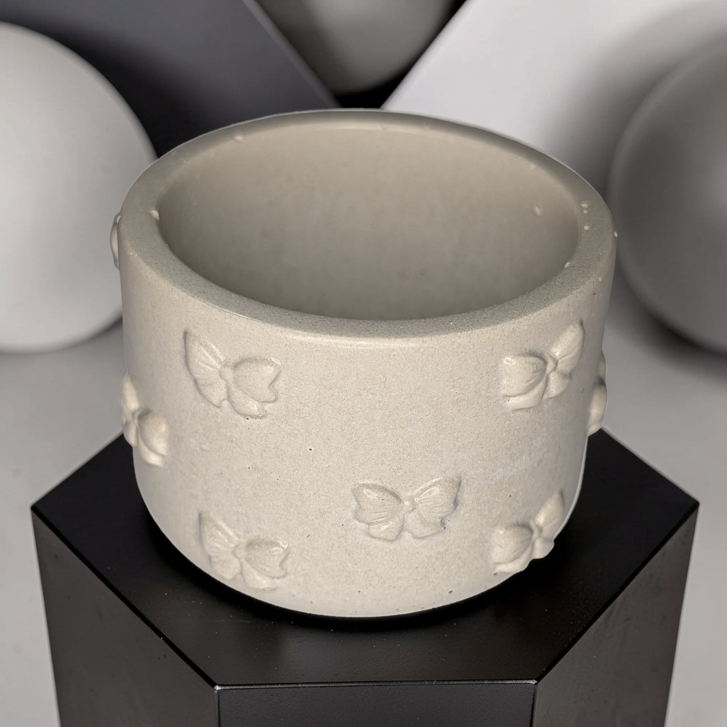 Concrete Bow Candle Holder, Cute Coquette Mini Planter, Aesthetic Tea Light Votive Holder, Small Desk Organizer &amp; Catchall Dish, Ribbon Decor