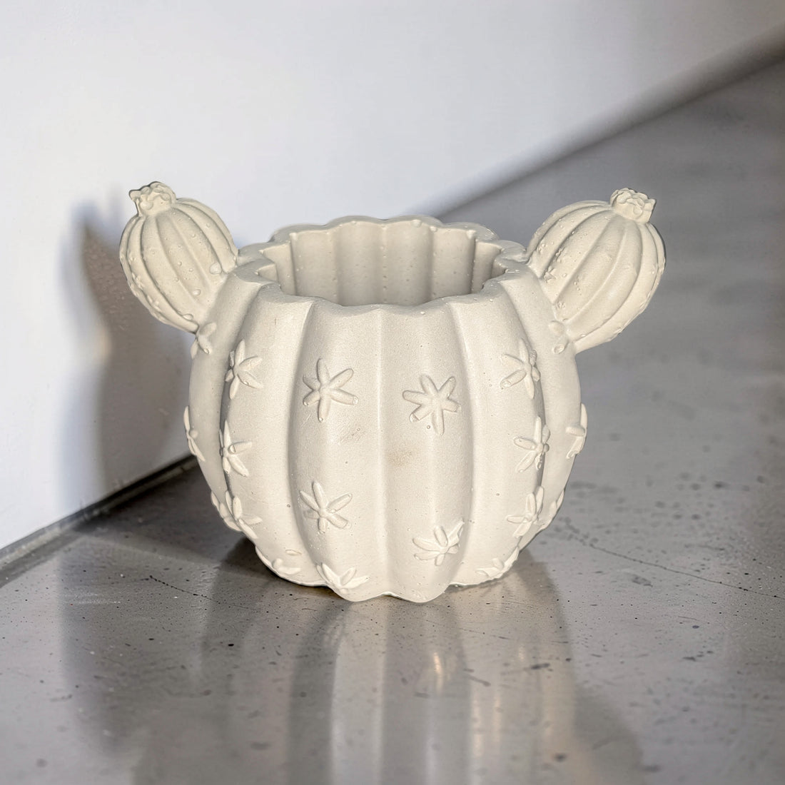 Concrete Cactus Planter, Saguaro Succulent Pot, Cute Desert Decor Jar, Mini Boho Cement Catchall, Pen Holder, Southwest Home Decor, Plant Lover Gift