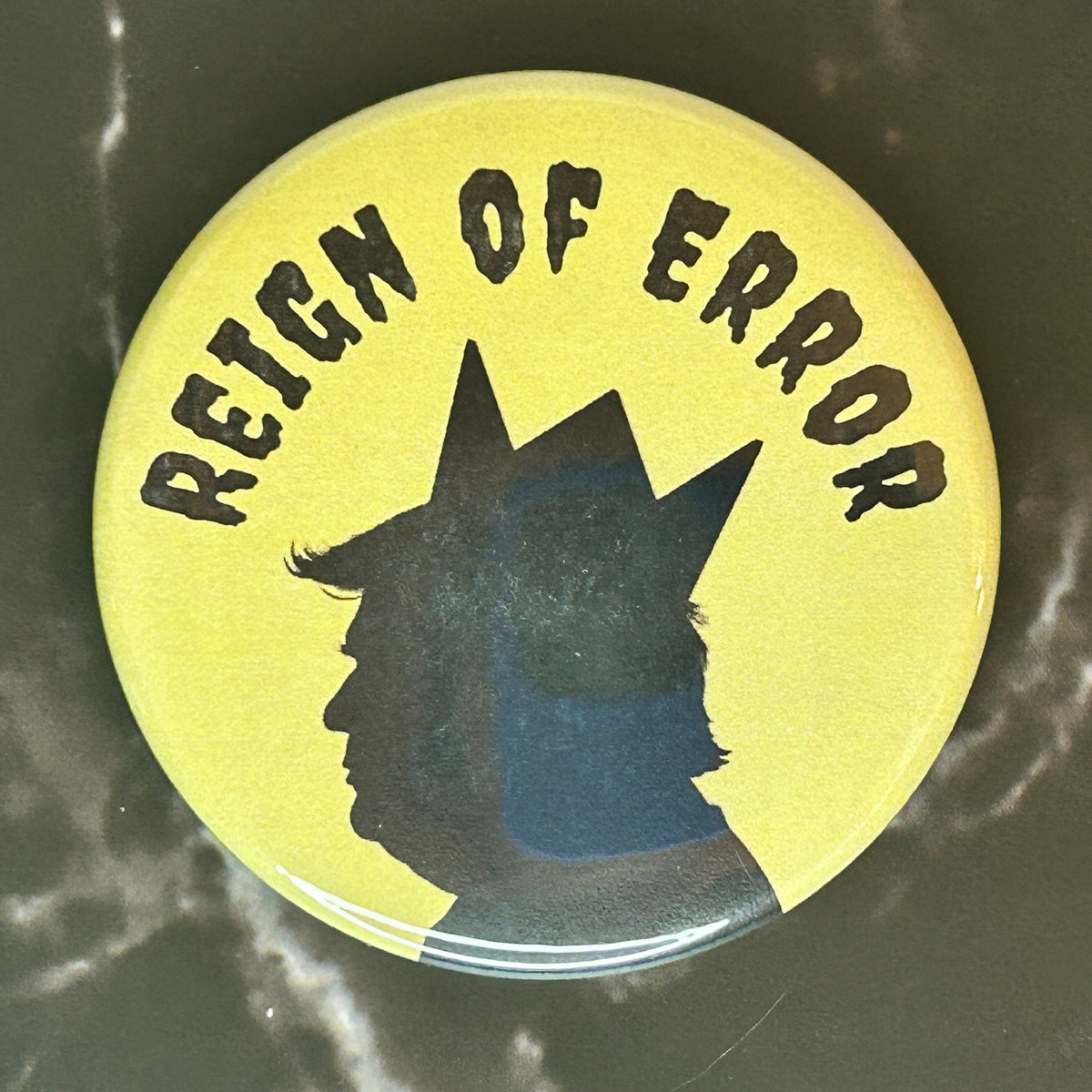 Reign of error - button/magnet/mirror