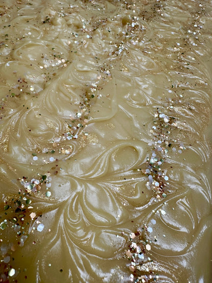 Vanilla Clove Flower and Gold Detail Designer Soap - The Beekeeper&
