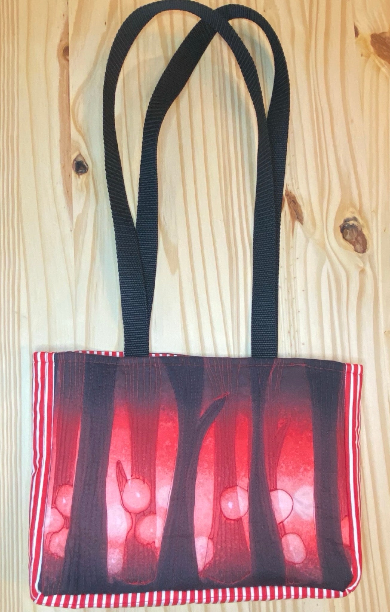 Walking Along shoulder bag - red