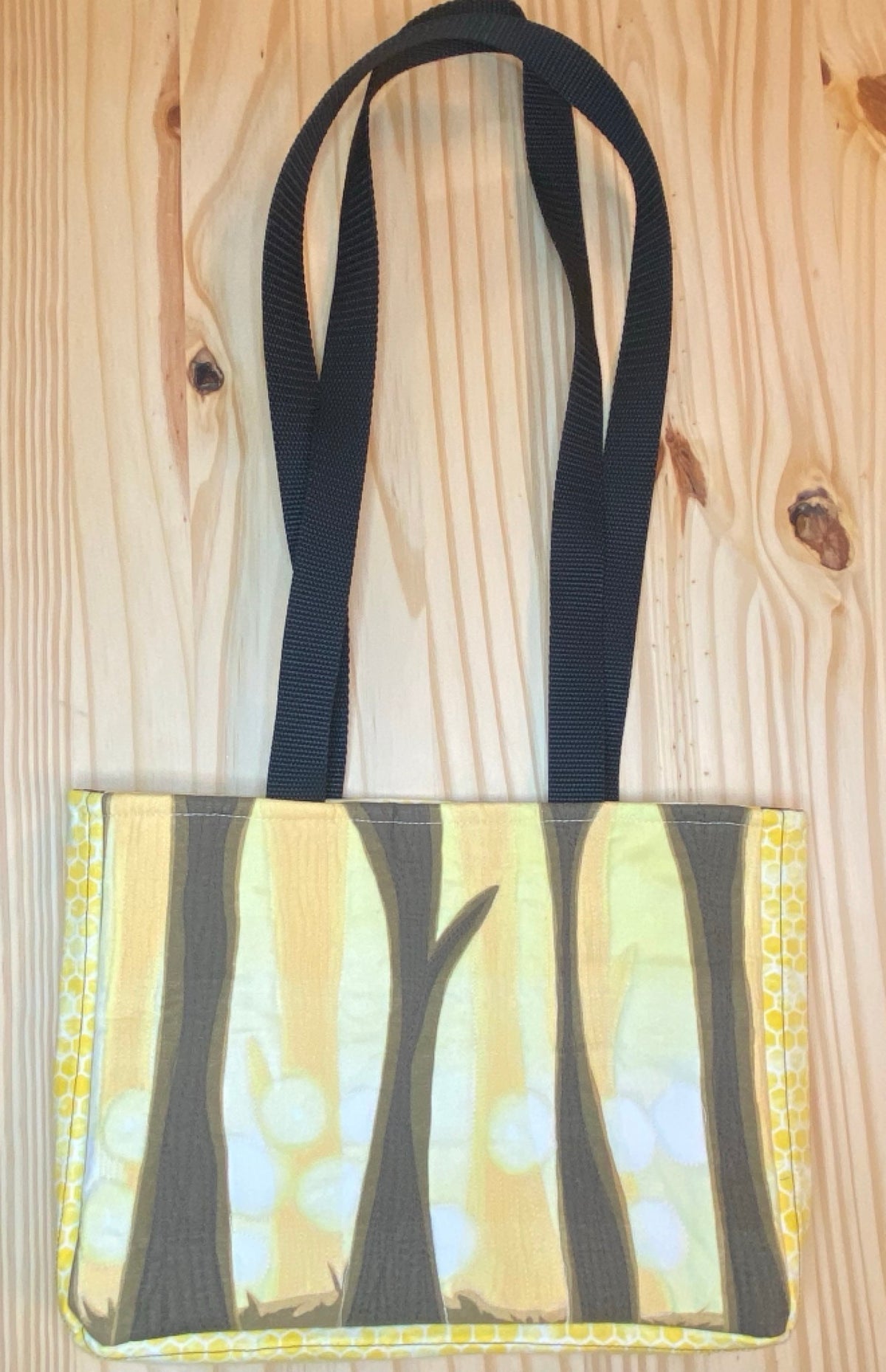 Walking Along shoulder bag - yellow