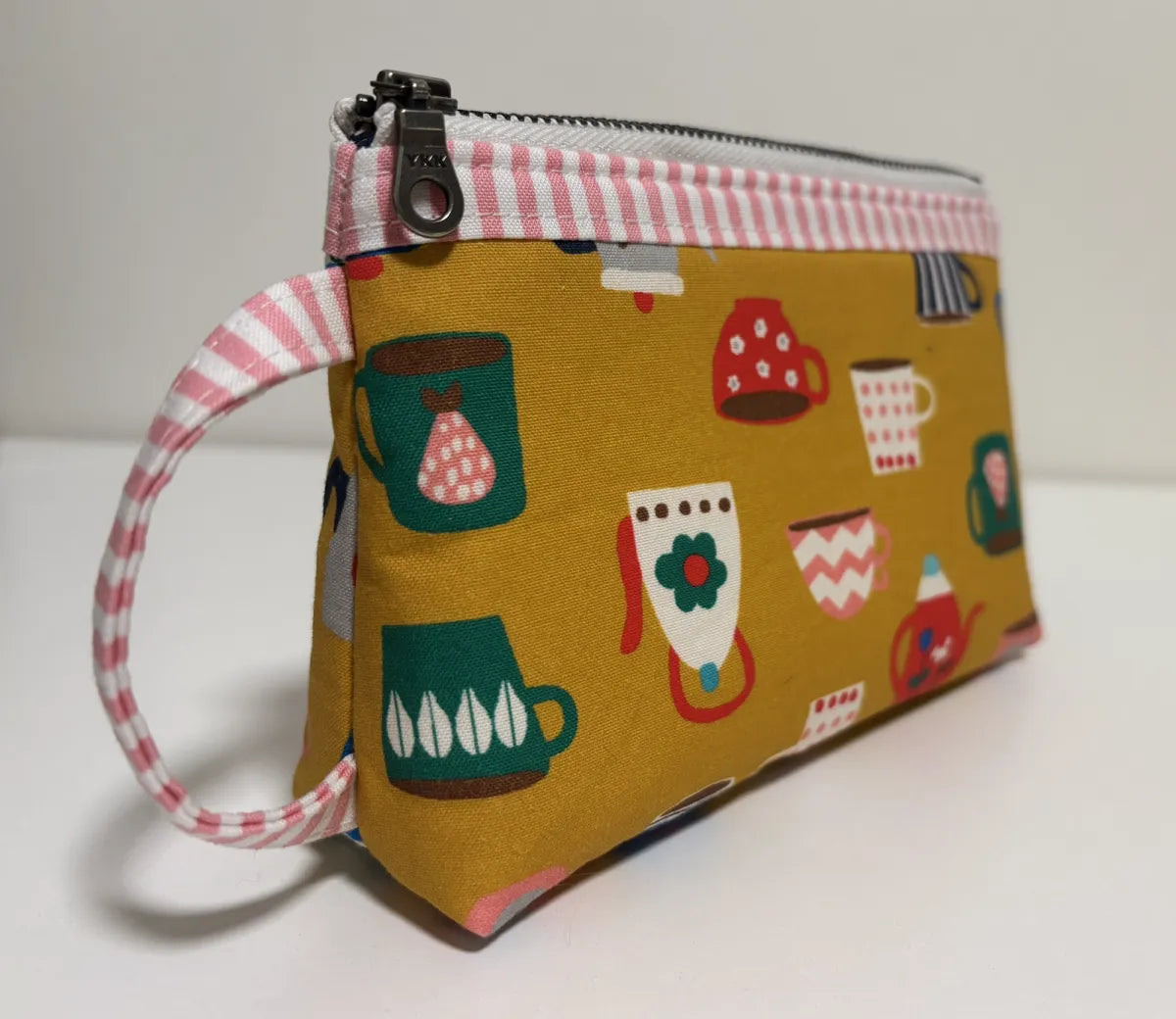 Small Zipper Pouch for Makeup or Travel