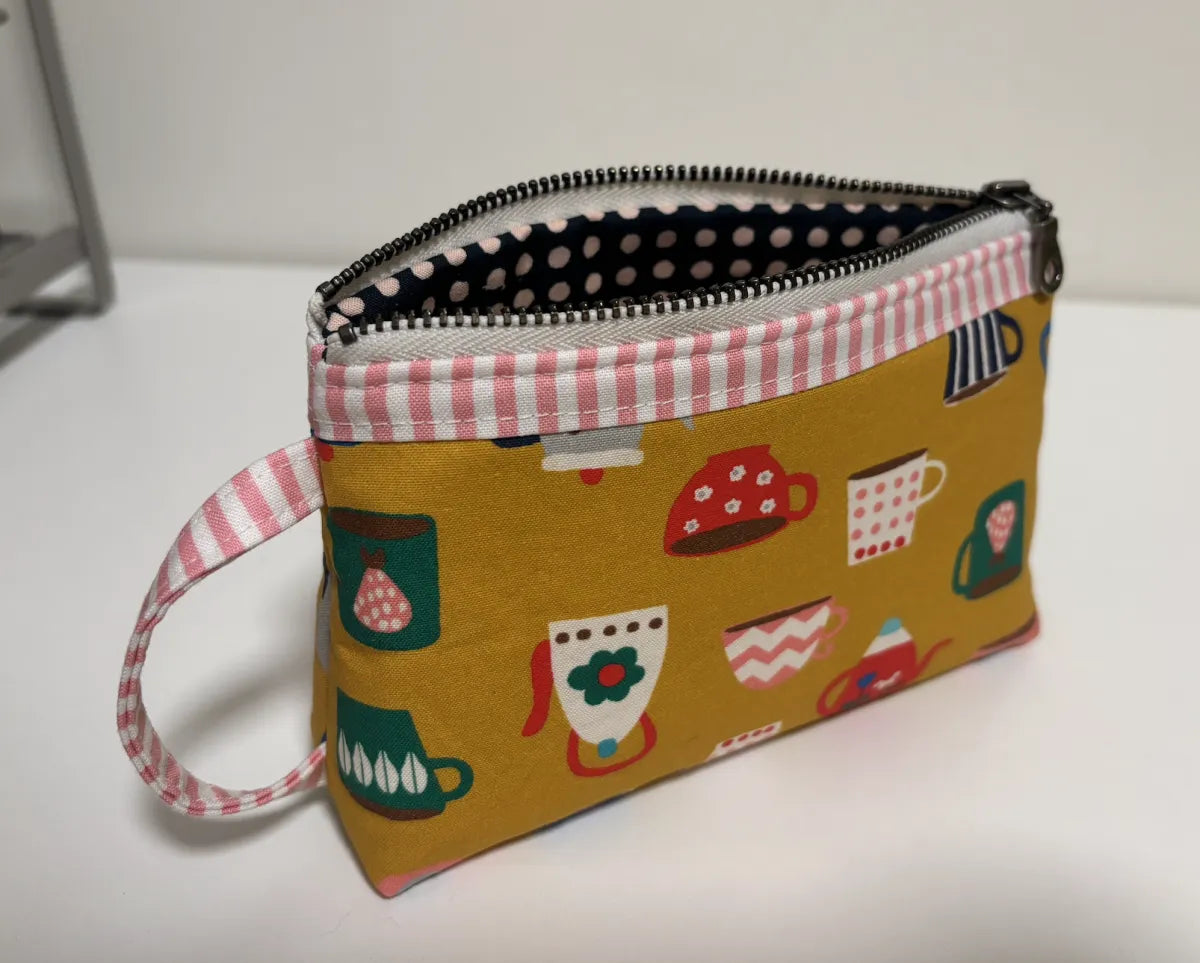 Small Zipper Pouch for Makeup or Travel