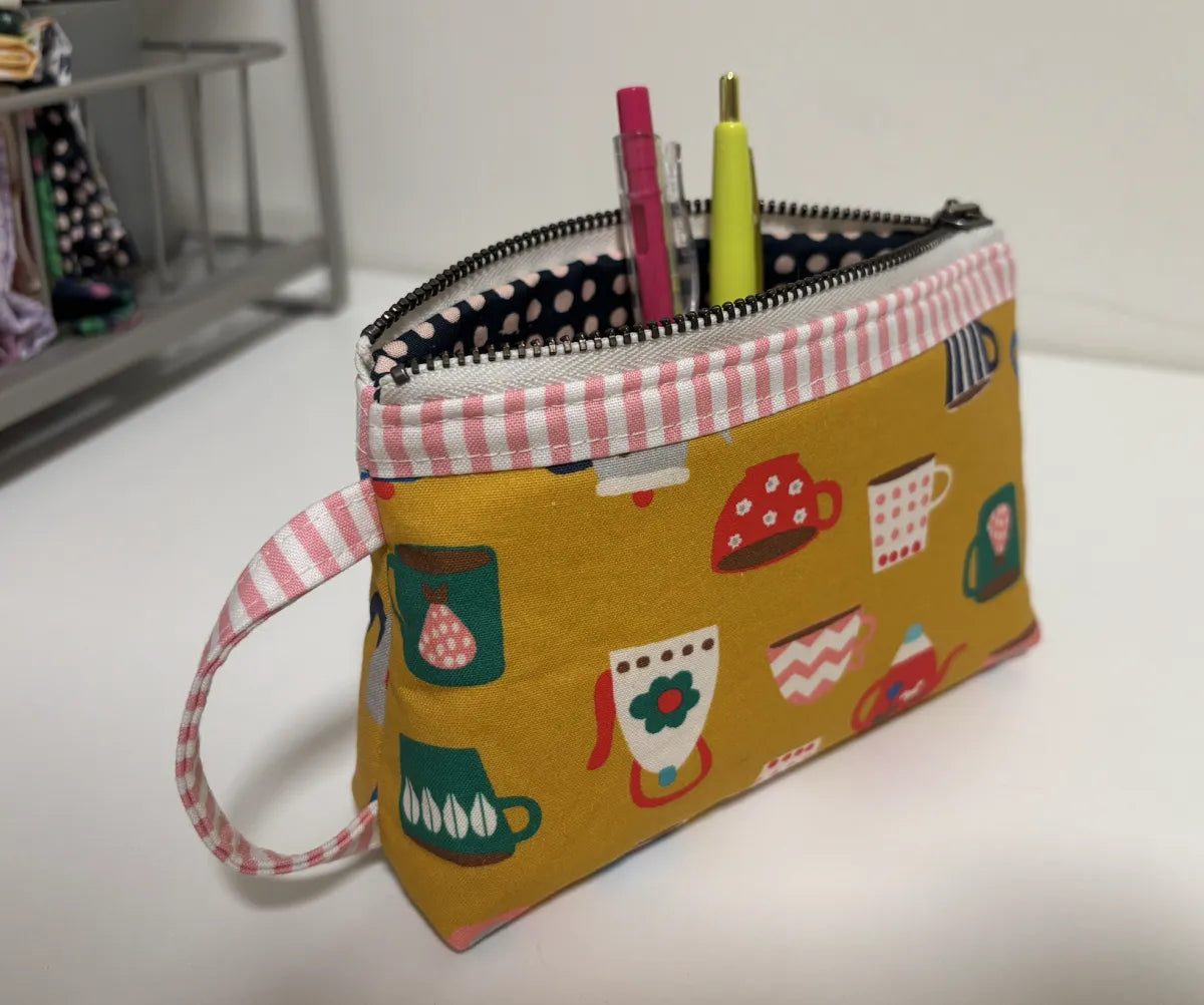 Small Zipper Pouch for Makeup or Travel